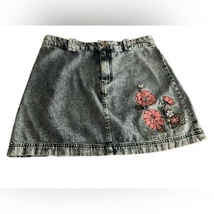 Blue Rain Denim Floral Embroidered Mini Skirt Women’s 100% Cotton 15”L Size M